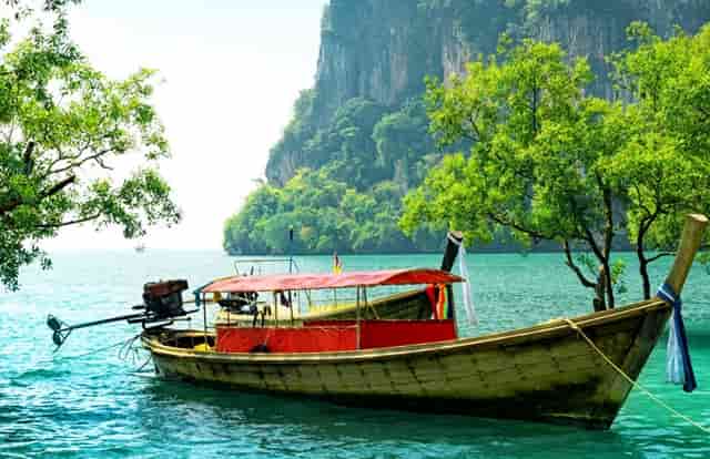 高铁上吸烟反思公共安全