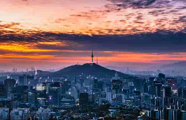 别人的电动车和别的电动车(电动车别了另一辆电动车)